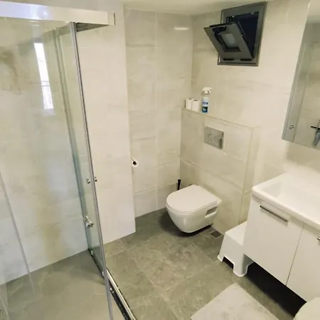 Edelweiss Luxury 2 Bedroom + 2 Bathrooms + Large Living And A Balcony Apartment *