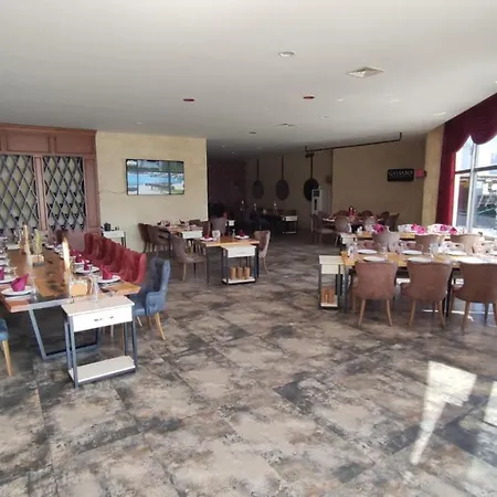 Edelweiss Luxury 2 Bedroom + 2 Bathrooms + Large Living And A Balcony *