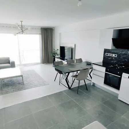 Apartment Edelweiss Luxury 2 Bedroom + 2 Bathrooms + Large Living And A Balcony *