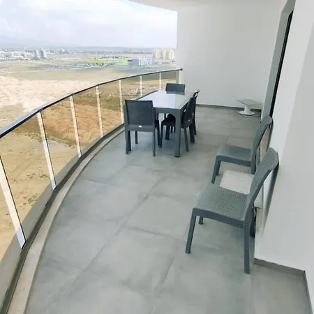 Edelweiss Luxury 2 Bedroom + 2 Bathrooms + Large Living And A Balcony